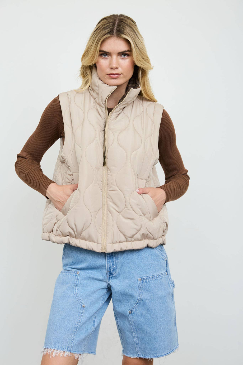 PLAID COLLAR QUILTED ZIP-UP VEST