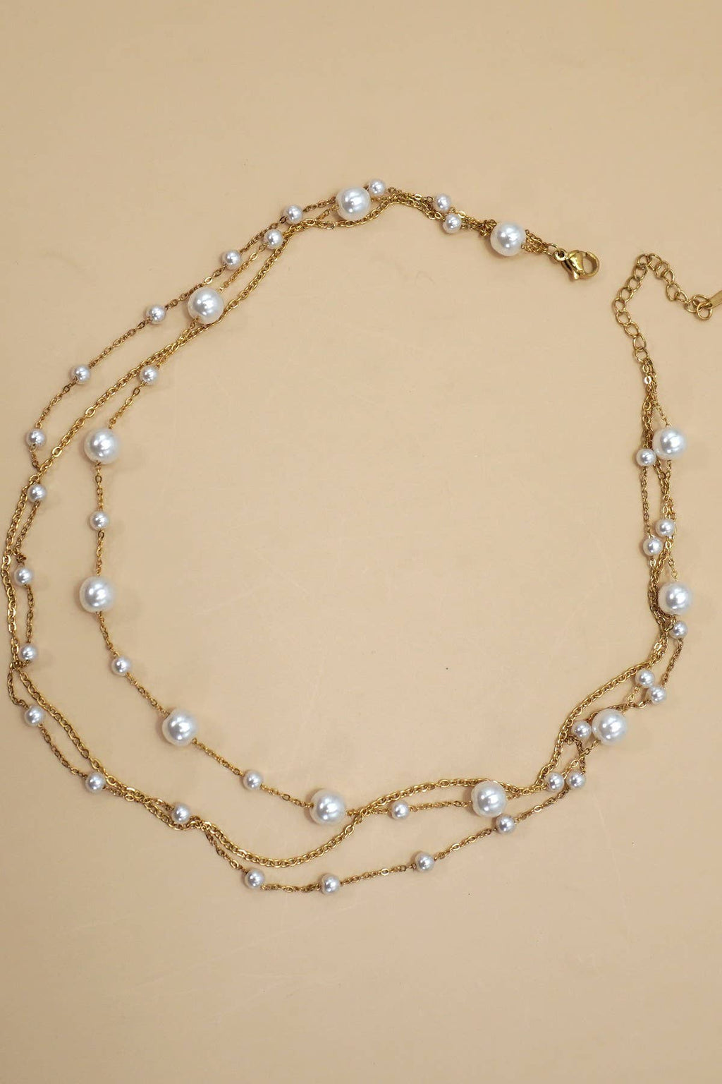 PEARL THREE LAYERED NECKLACE