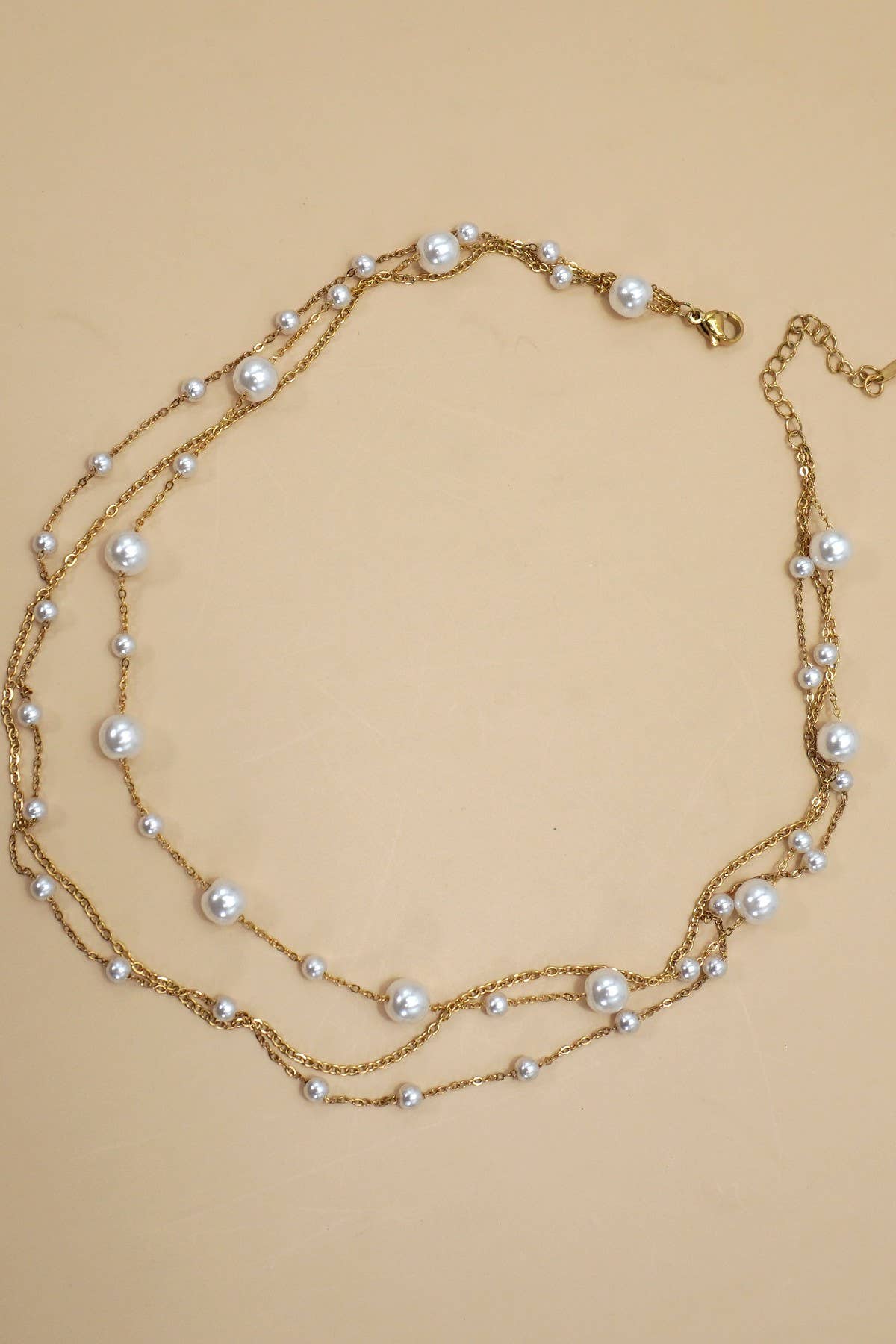 PEARL THREE LAYERED NECKLACE