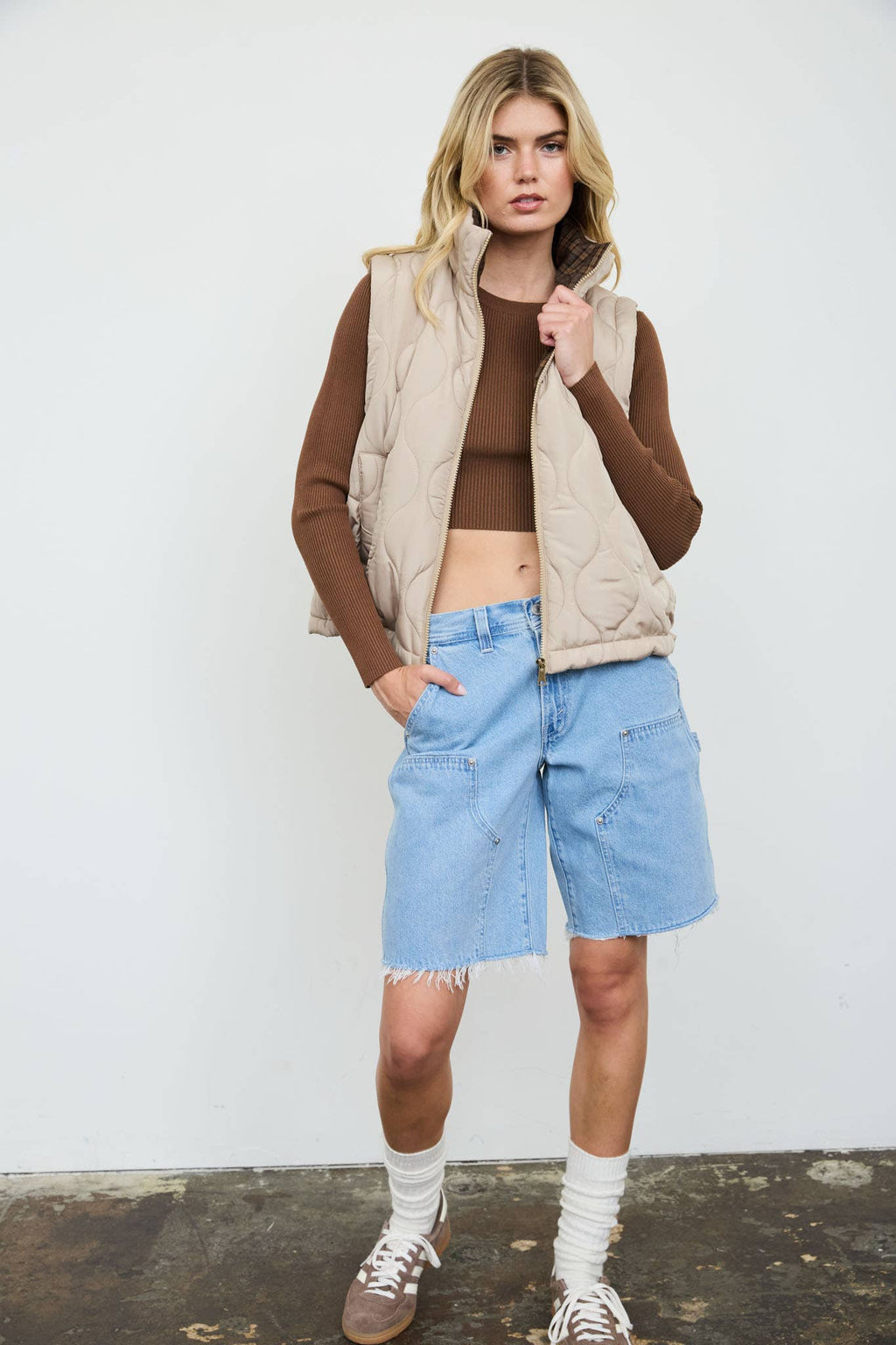 PLAID COLLAR QUILTED ZIP-UP VEST