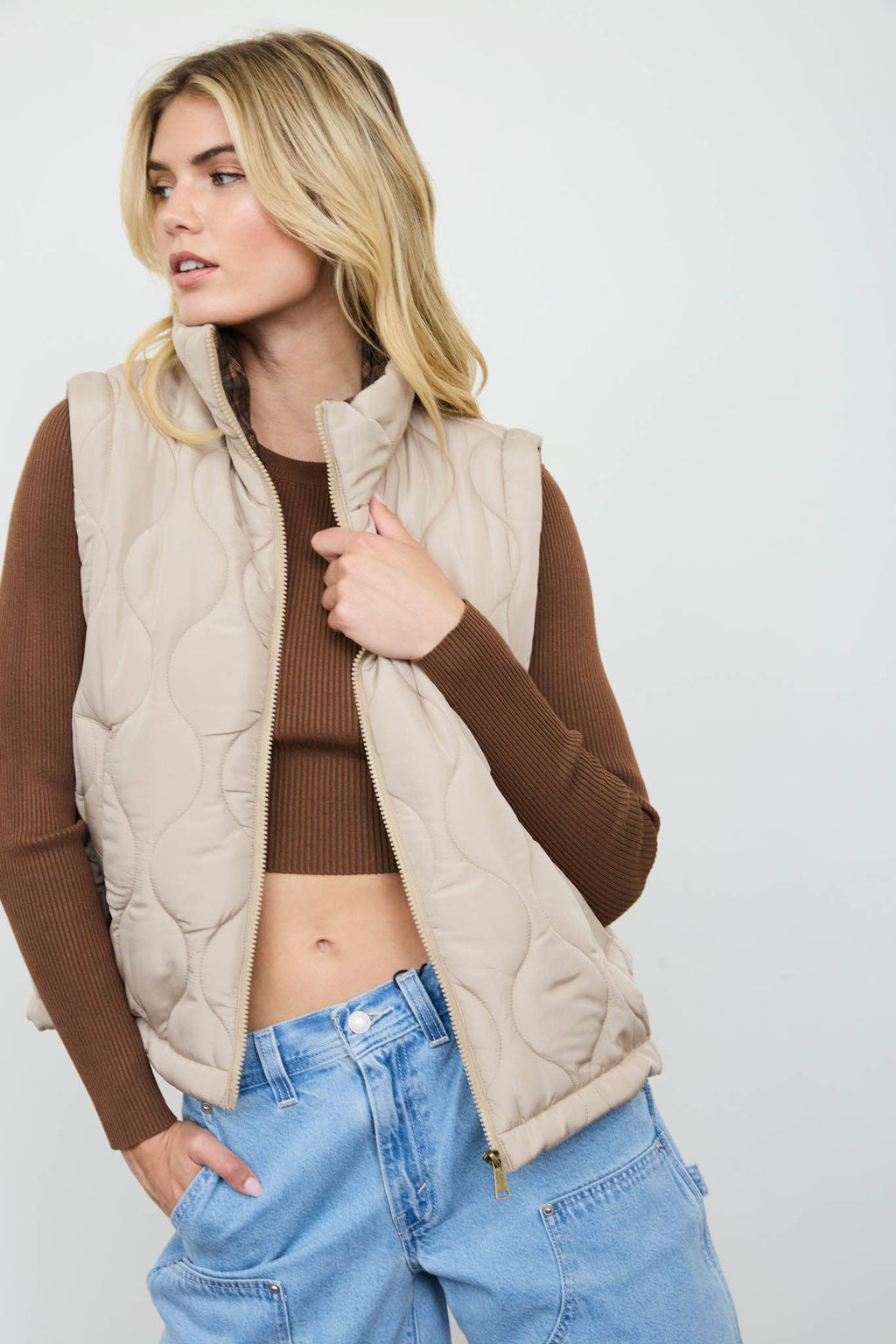 PLAID COLLAR QUILTED ZIP-UP VEST