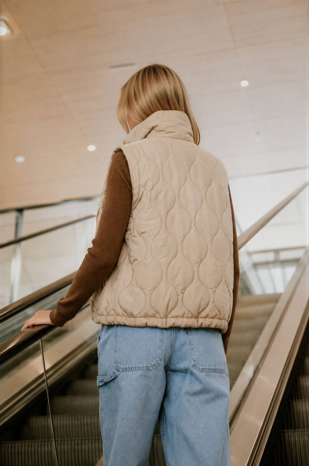 PLAID COLLAR QUILTED ZIP-UP VEST