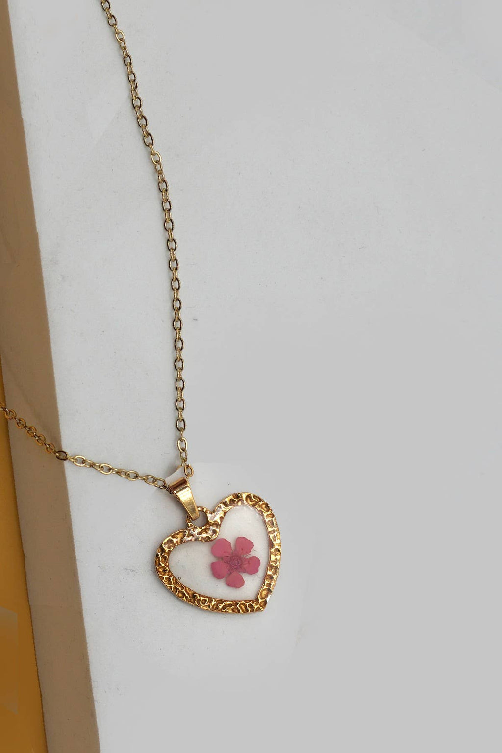 FLOWER NECKLACE
