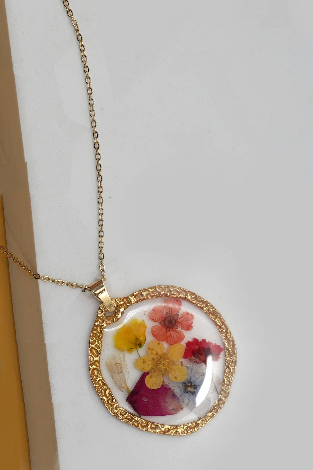 FLOWER NECKLACE