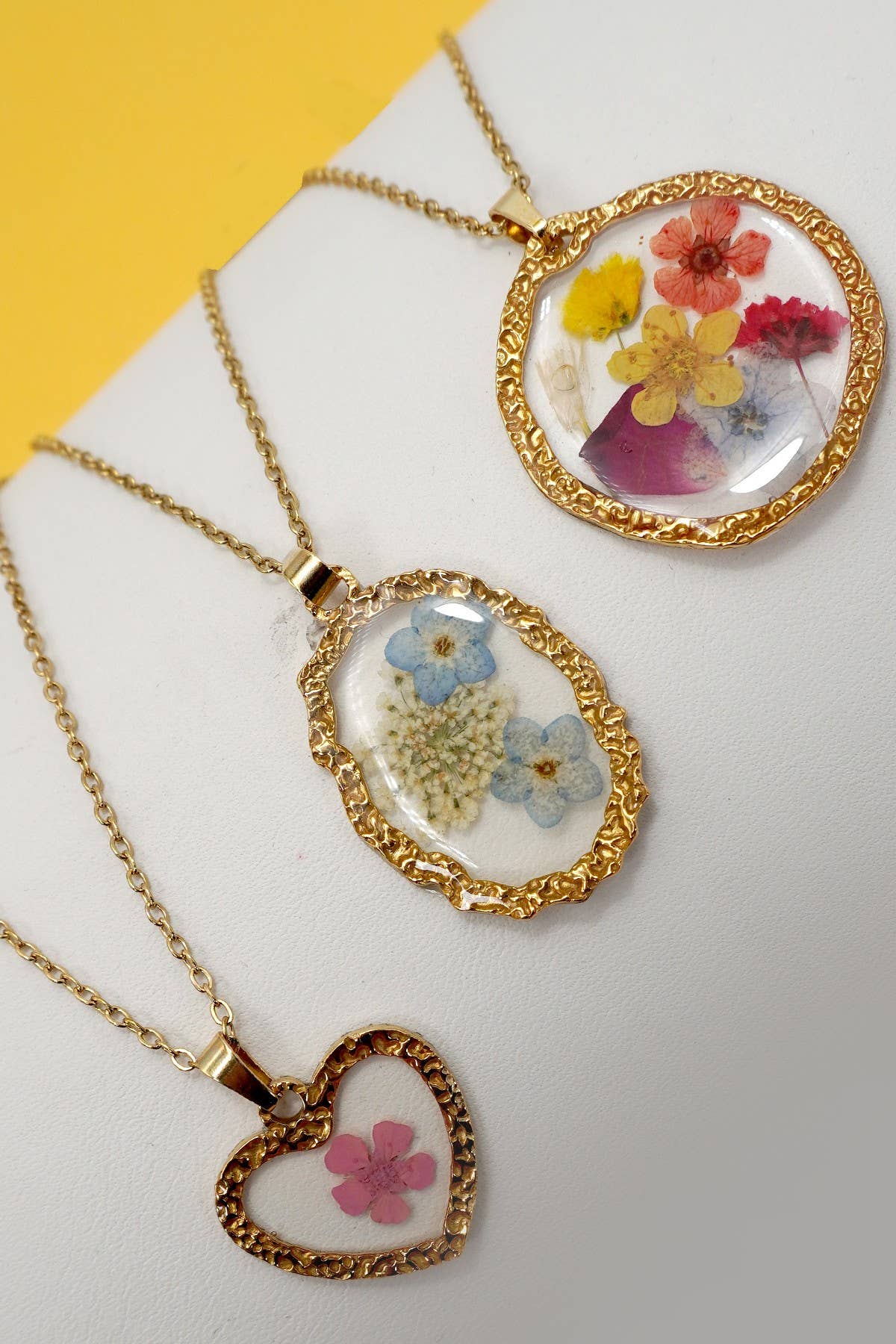 FLOWER NECKLACE