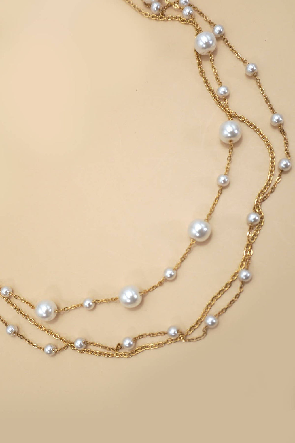 PEARL THREE LAYERED NECKLACE