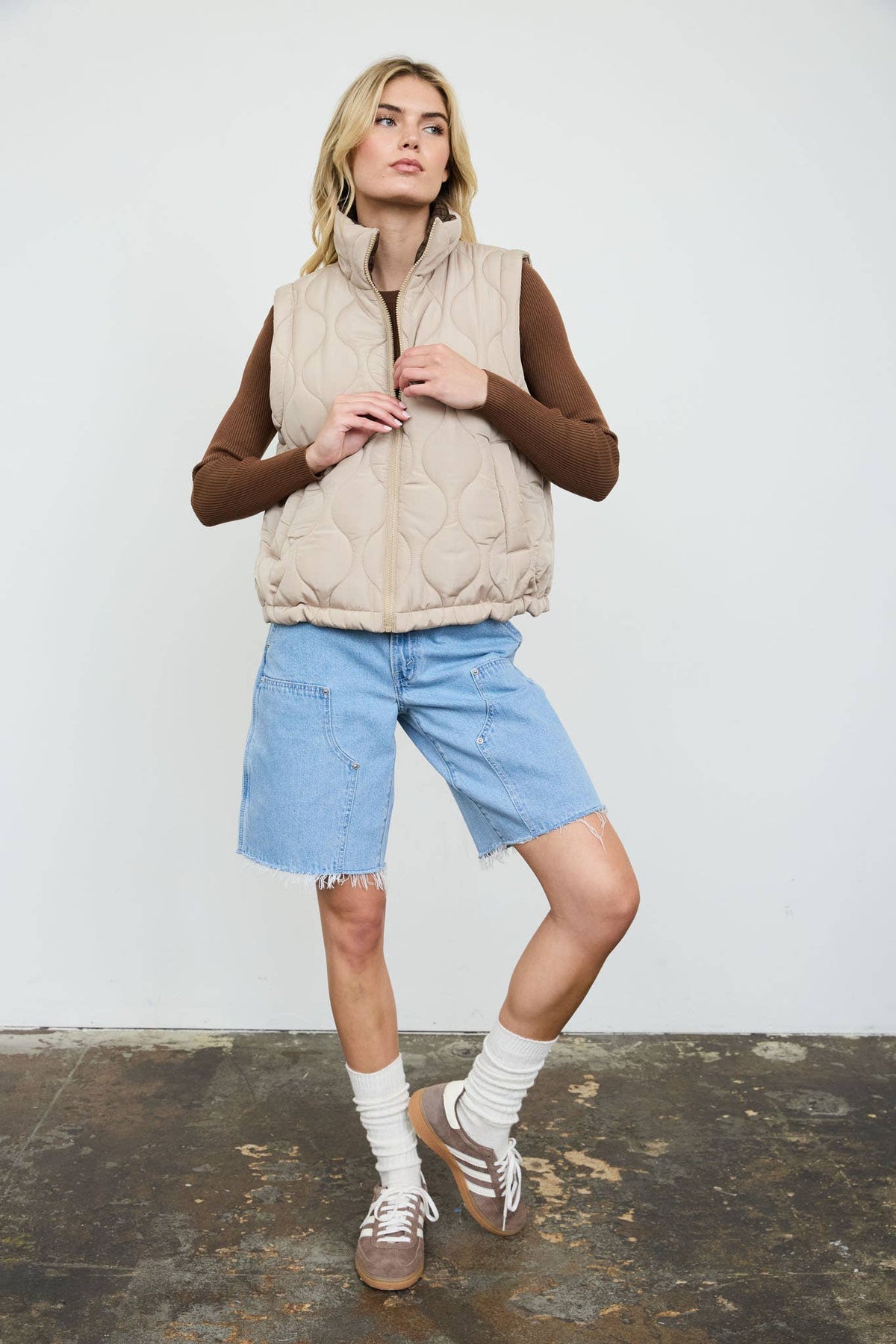 PLAID COLLAR QUILTED ZIP-UP VEST